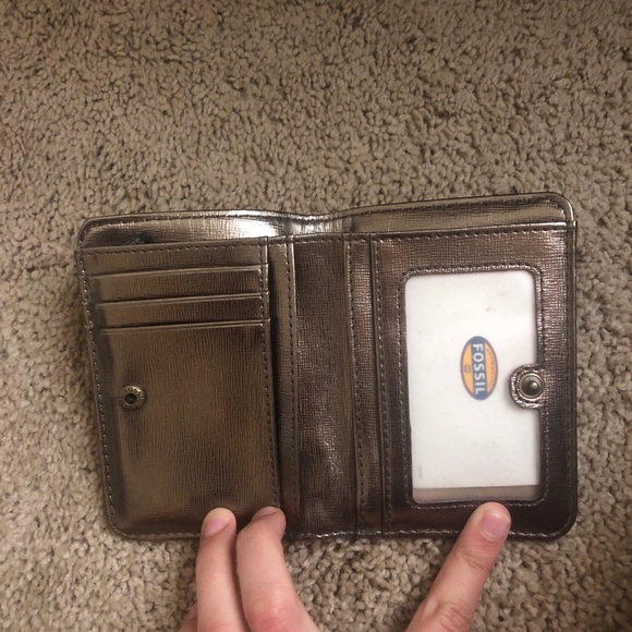 Fossil Wallet in Mint Condition - Picture 3 of 4